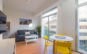 Loft - Side Sea Views - Aircon & Wifi